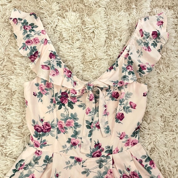 NWT Abercrombie & Fitch Size XS Floral Ruffle Romper Light Pink - Picture 2 of 4